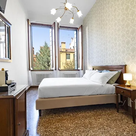 Residenza Centopietre - Dorsoduro By Wonderful Italy ונציה
