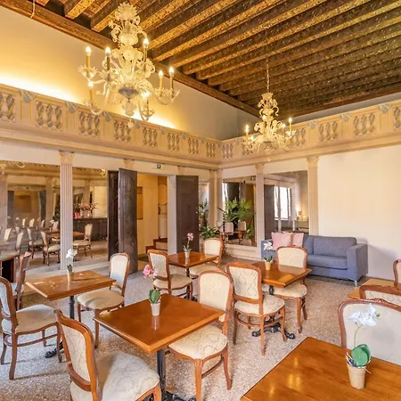 Apartment Residenza Centopietre - Dorsoduro By Wonderful Italy Venice